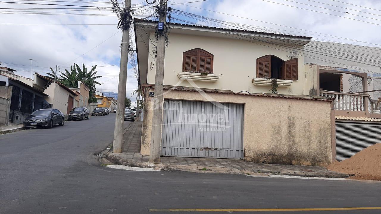 Casa com 3 dormitórios, Centro, CAMPO BELO - MG