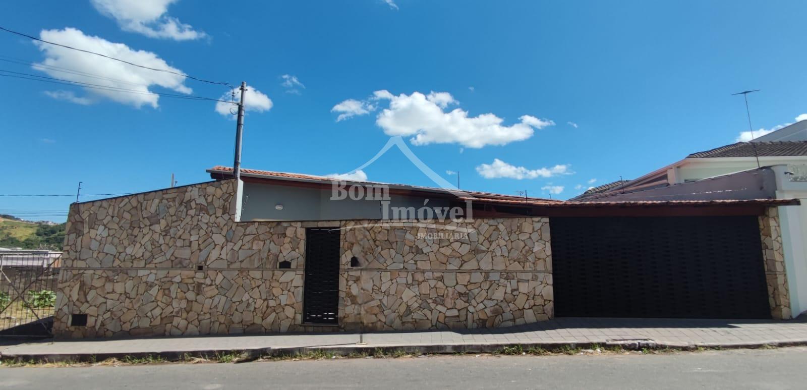 Casa com 4 Dormitórios, Suíte com Closet e Garagem Coberta  Ba...
