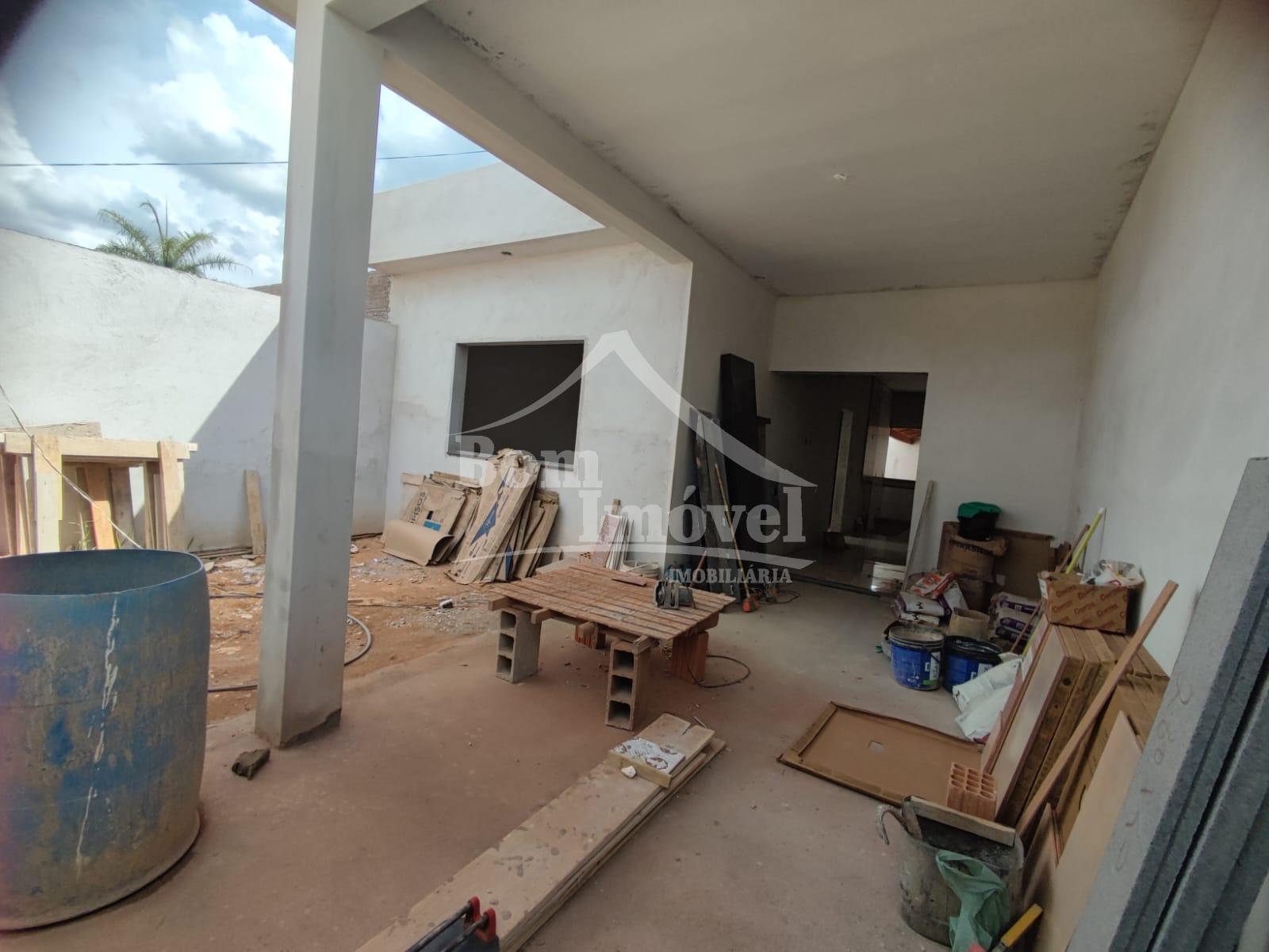 Casa a venda com 2 dormitórios no Bairro Ecoville em Campo Bel...