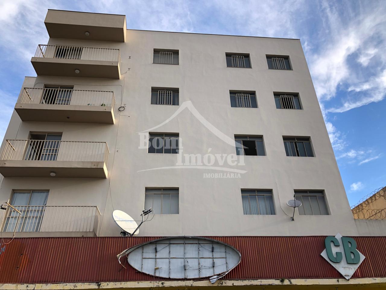 Apartamento a venda de 3 dormitórios, sendo 1 suíte , no Centr...