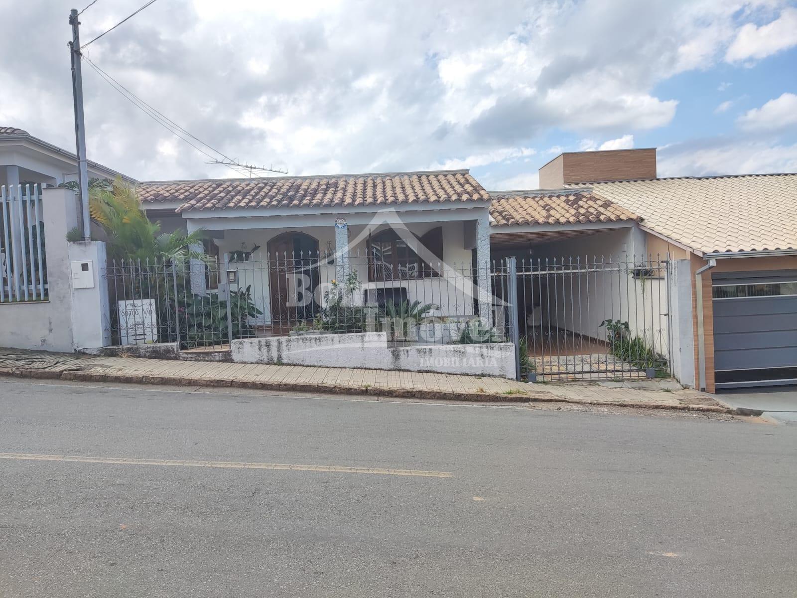 Casa à venda, Centro, CAMPO BELO - MG