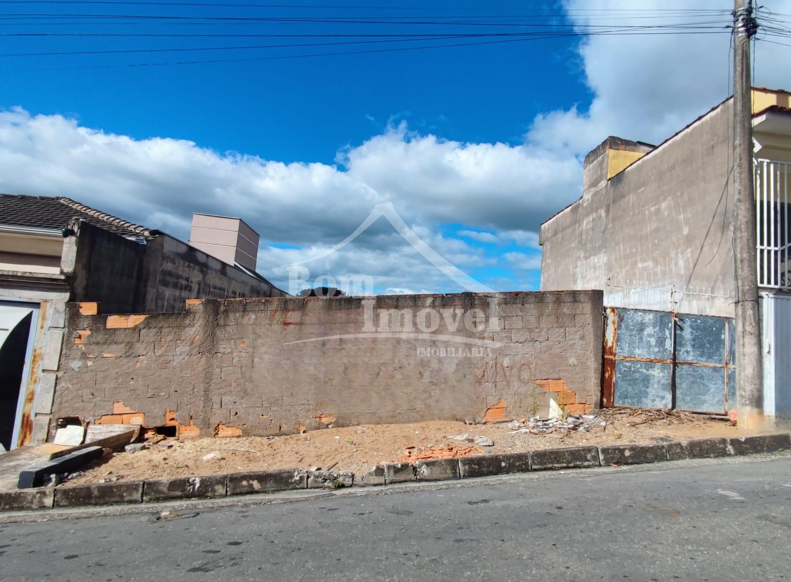 Lote de 275m  a venda no Bairro Senhor Bom Jesus em Campo Belo MG