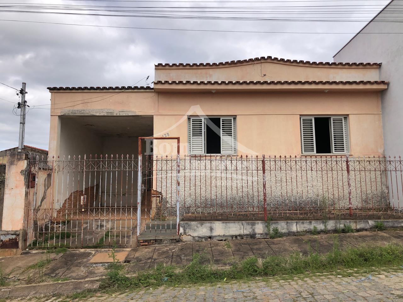 Casa à venda com 3 dormitórios, no bairro Jardim Panorama, CAM...