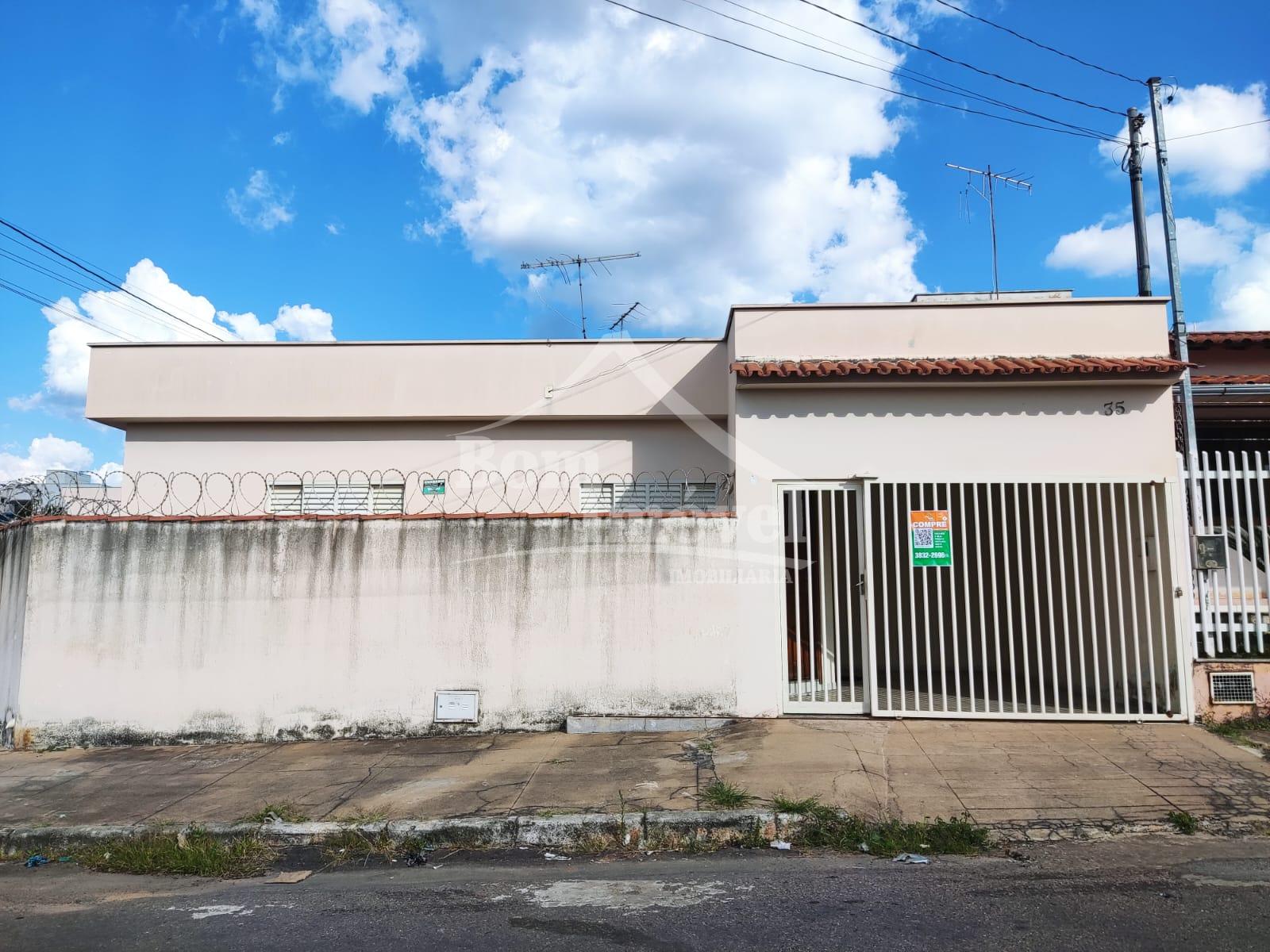 Casa com 2 dormitórios no Bairro Marieta em Campo Belo MG