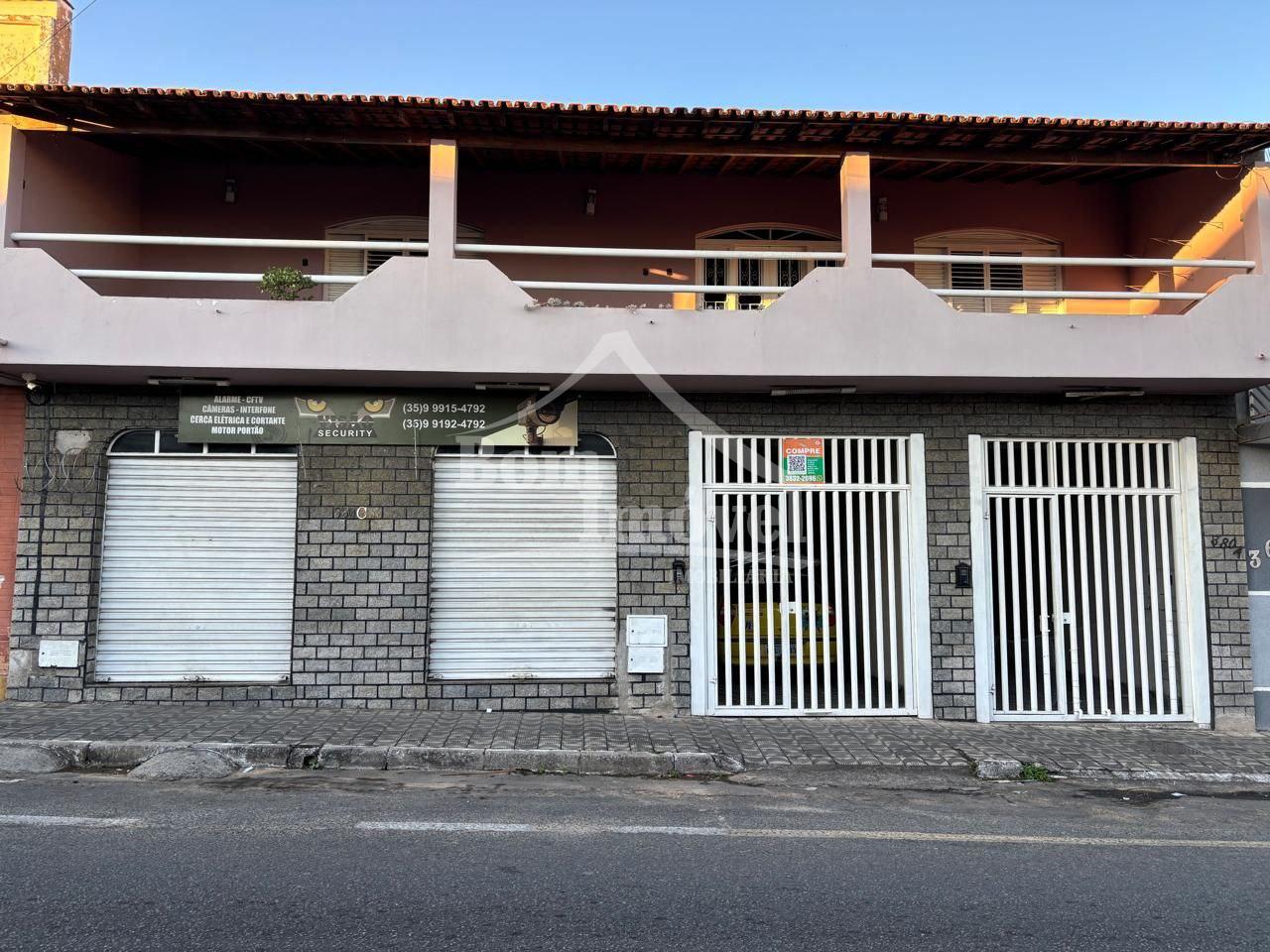 2 Casas e 1 Ponto Comercial no Alto das Merc?s em Campo Belo Mg