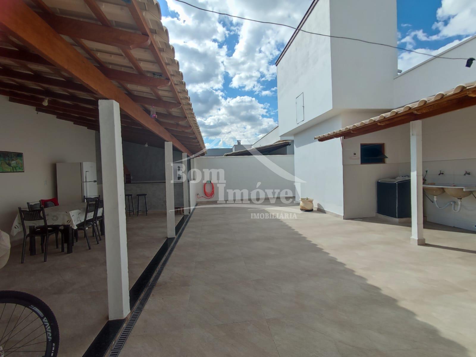 Casa à venda com 2 quartos, 180m² - Foto 14