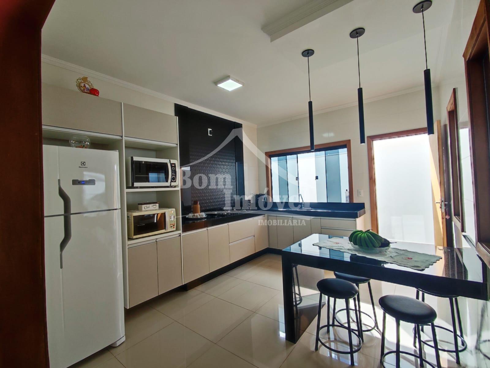 Casa à venda com 2 quartos, 180m² - Foto 5