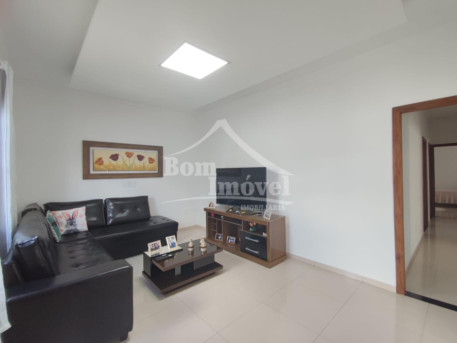 Casa à venda com 2 quartos, 180m² - Foto 6