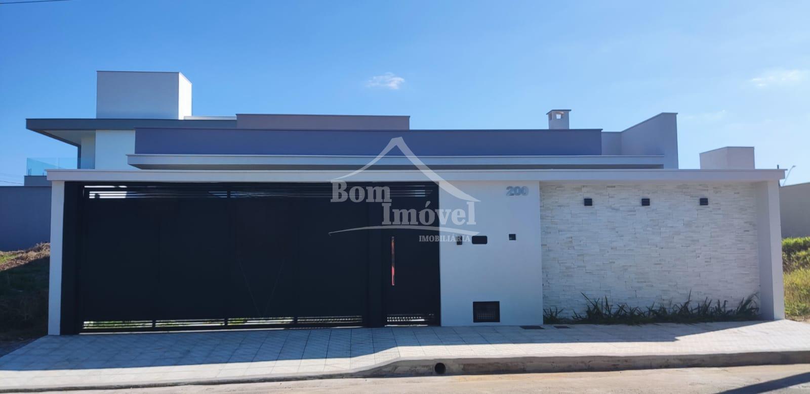 Casa à venda com 2 quartos, 148m² - Foto 1