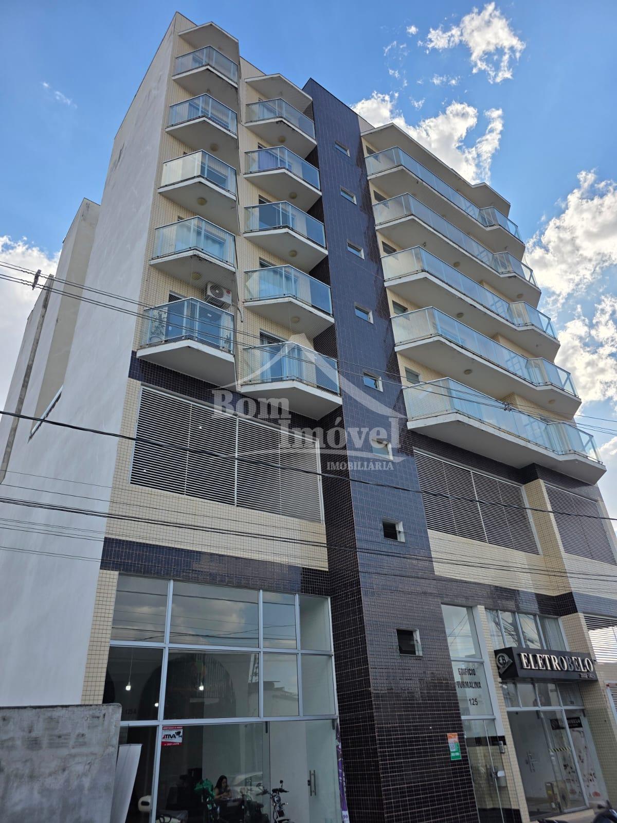 Apartamento com 2 dormitórios, 1 vaga de garagem e Elevador no...