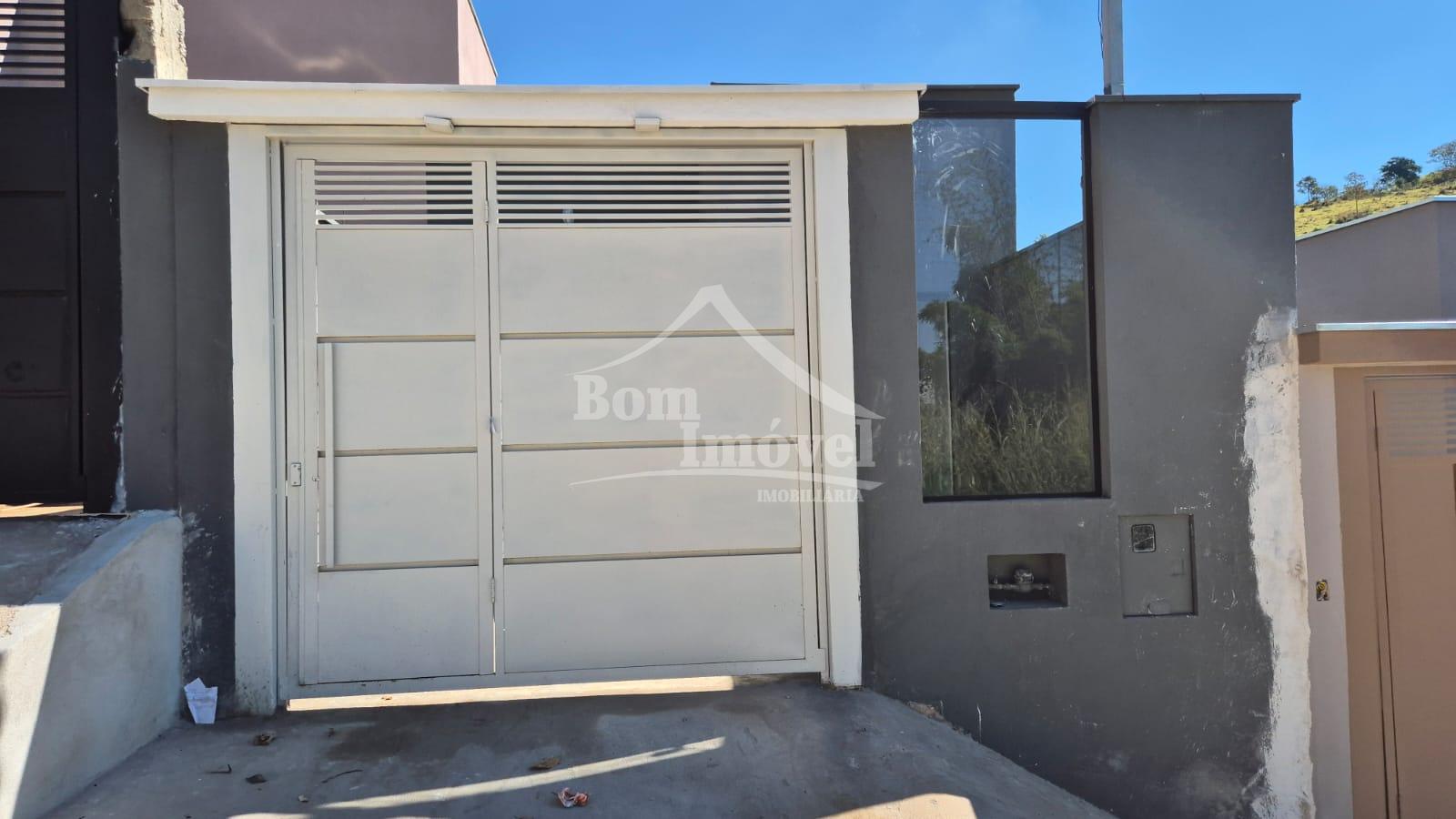Casa ? venda de 3 dormit?rios, sendo 1 su?te, no bairro Dona M...