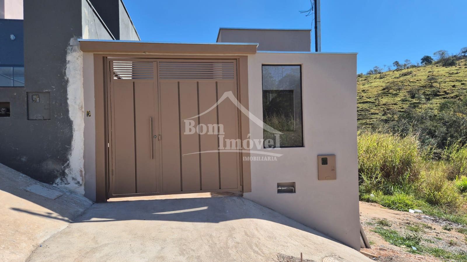 Casa ? venda de 3 dormit?rios, sendo 1 su?te, no bairro Dona M...