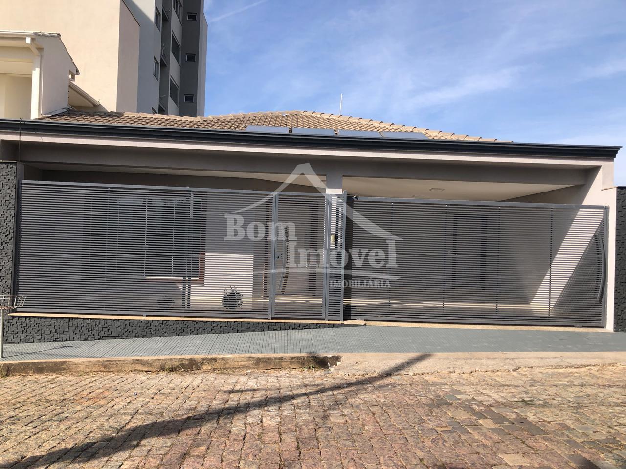 Linda casa de alto padr?o ? venda no Jardim Calif?rnia em Camp...