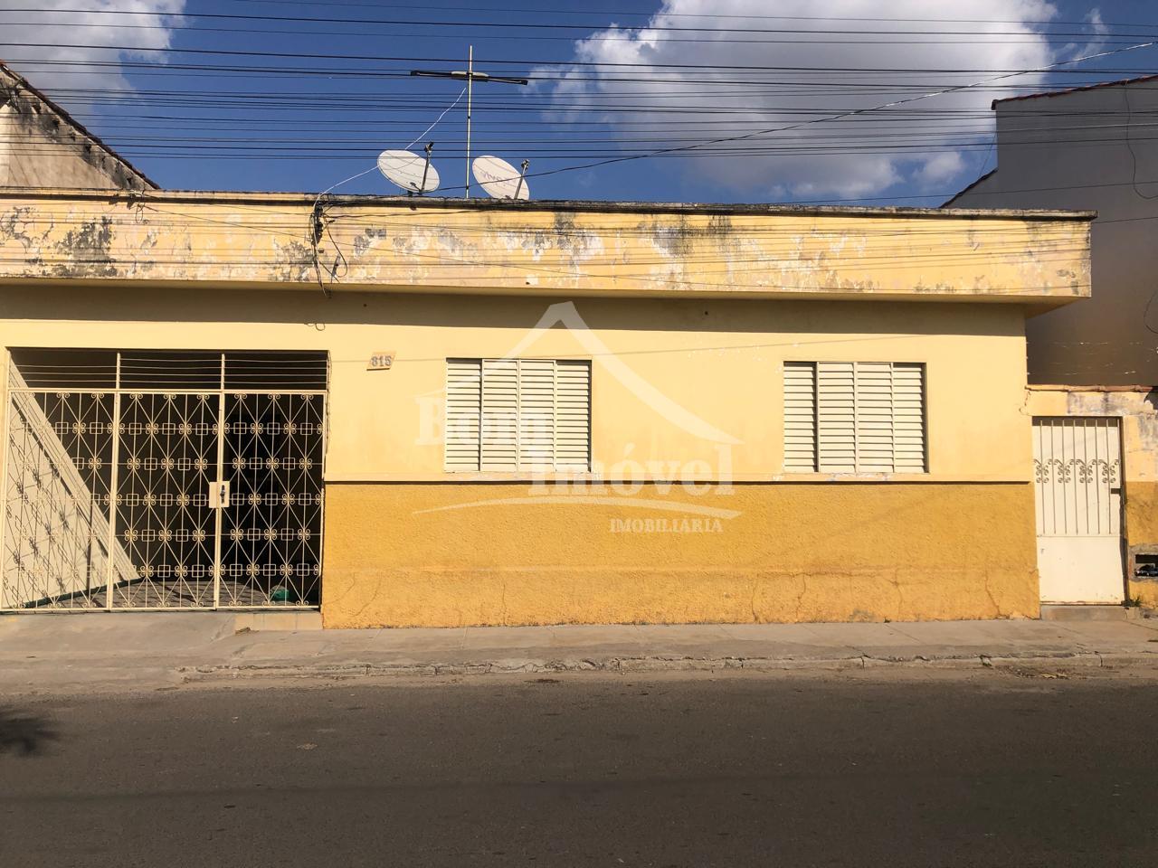 Casa à venda, com 2 dormitórios, no Bairro Centenário, em CAMP...