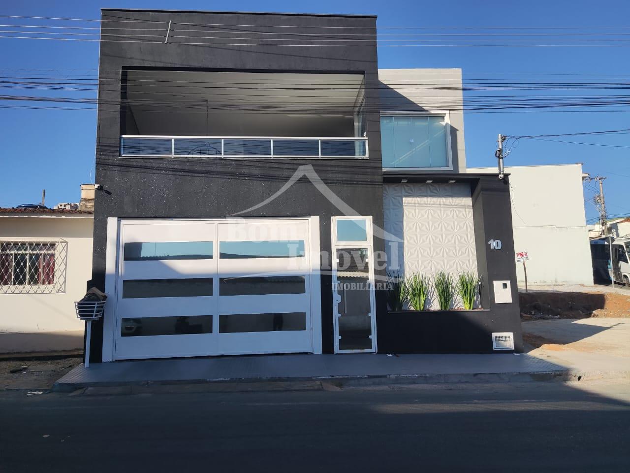 Casa de Alto Padr?o no Bairro Floresta em Campo Belo