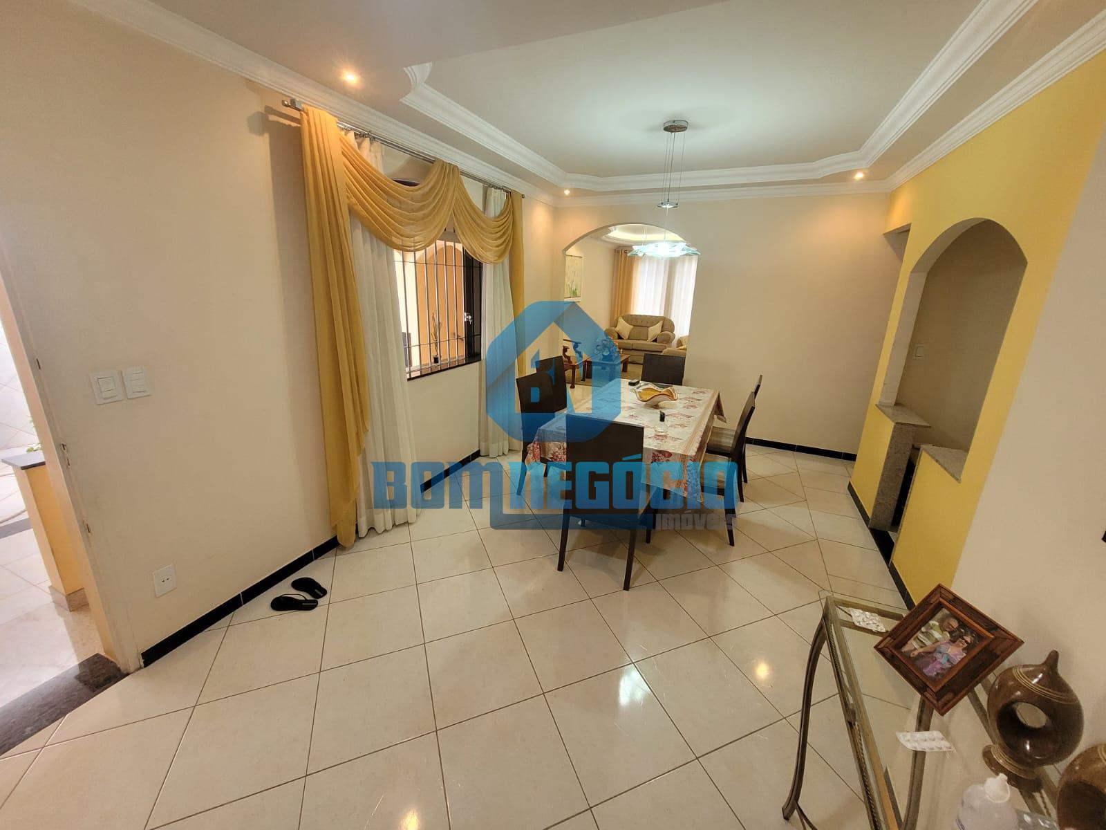 Casa com 5 QUARTOS a venda - bairro Grã Duquesa   Gov. Valadar...
