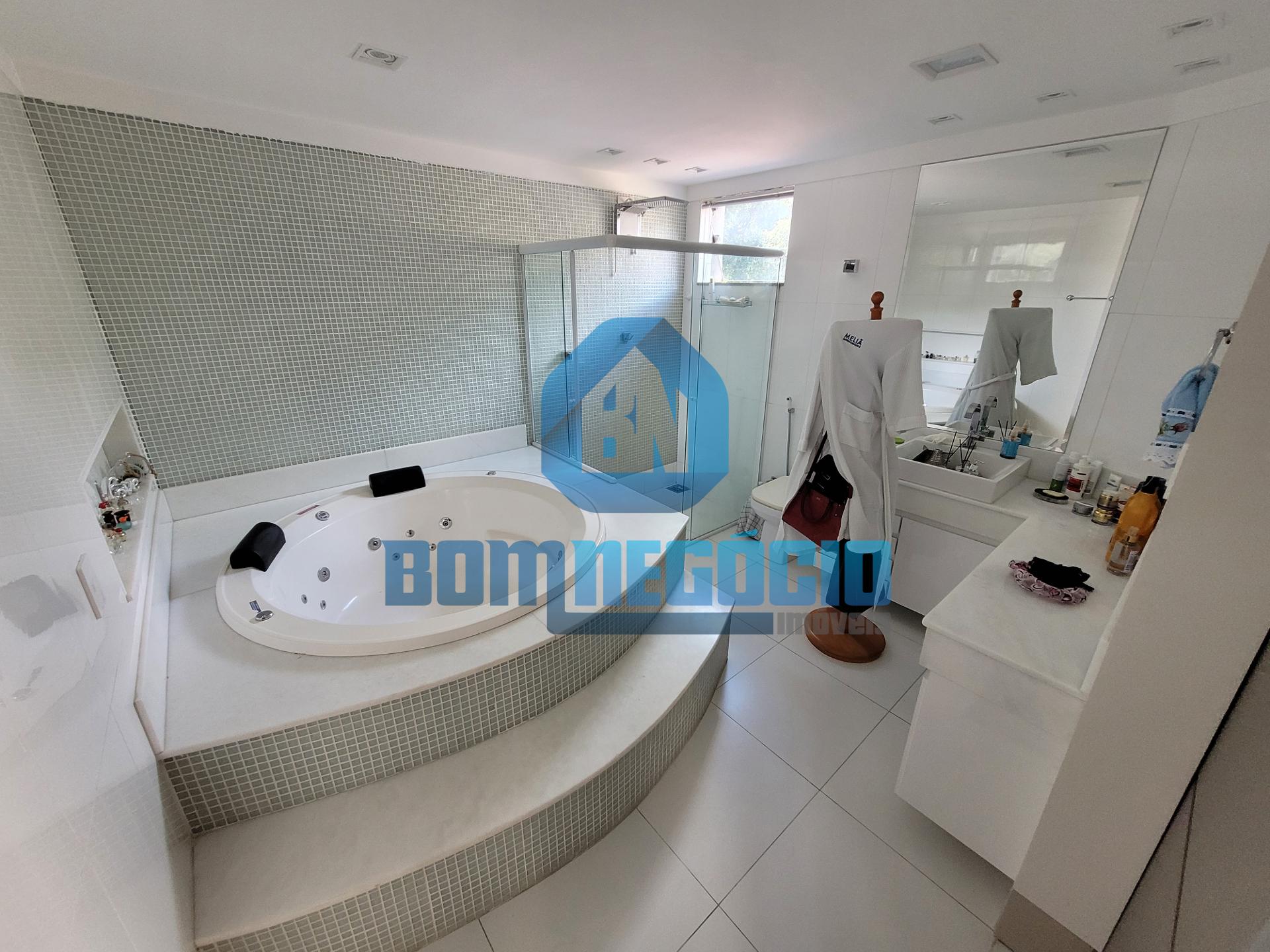 Apartamento com 4 dormitórios à venda, Esplanada, GOVERNADOR V...