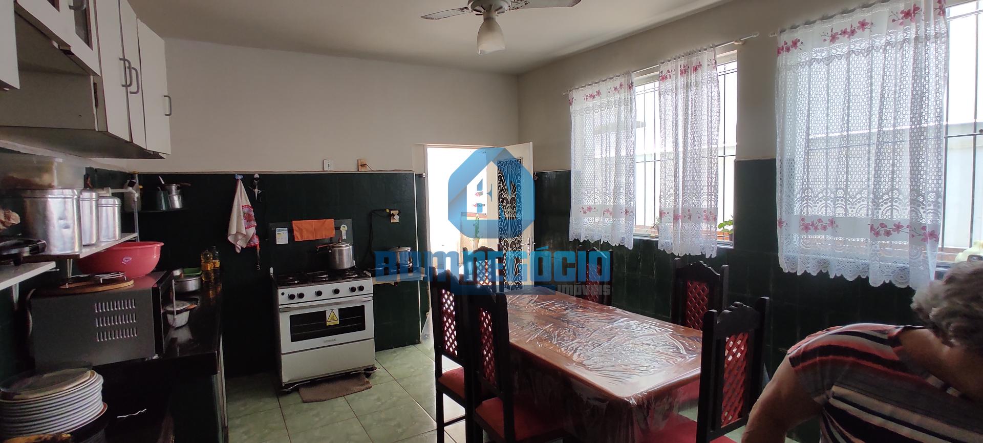 CASA ANTIGA NA ILHA SENDO VENDIDA COMO LOTE COM 360 M DE ÁREA ...