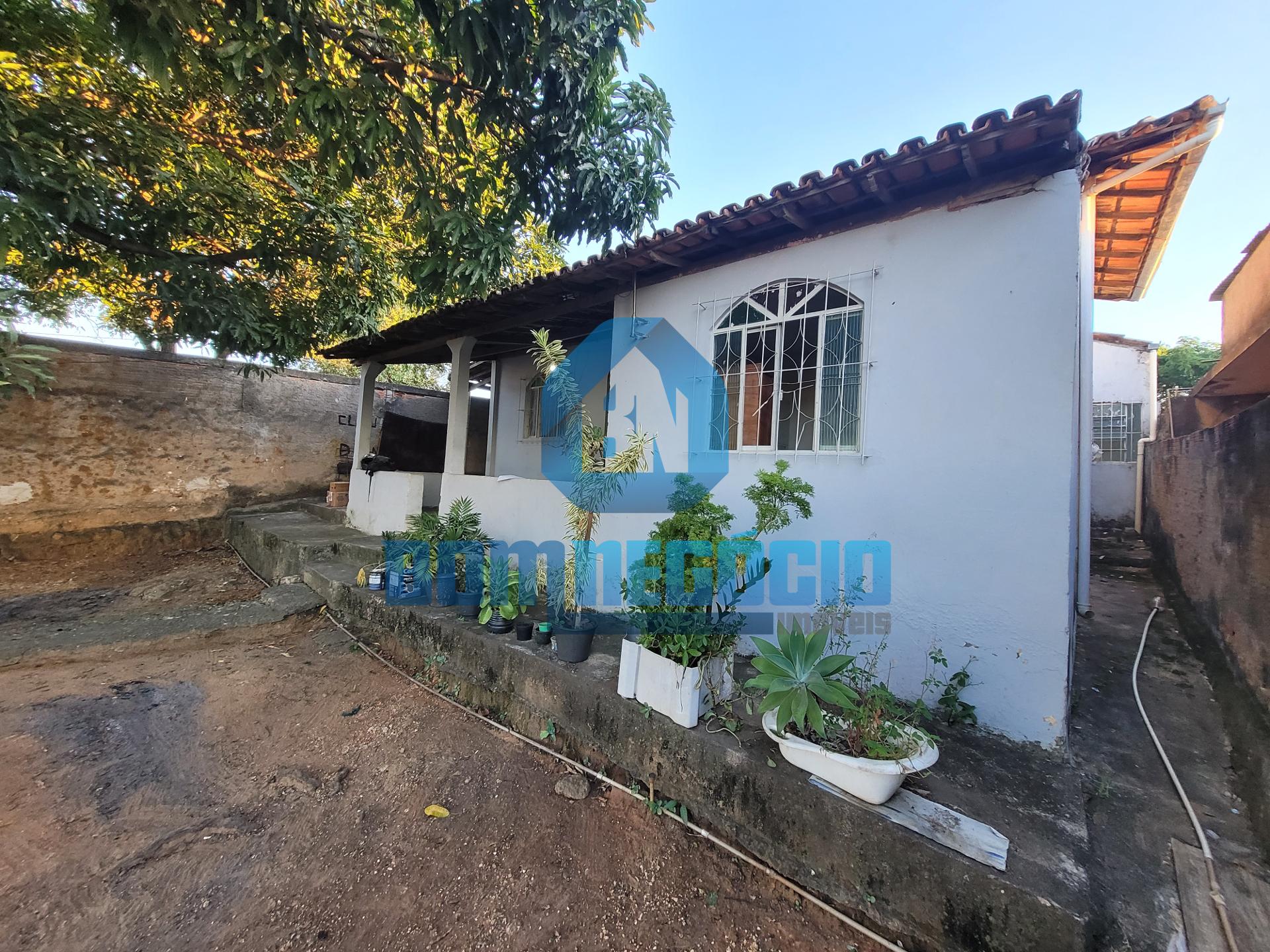 Casa com 4 dormitórios à venda, JARDIM IPE, GOVERNADOR VALADAR...