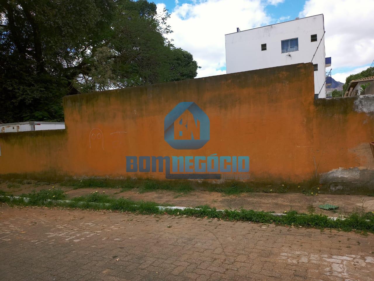 Lote de esquina em localização excelente - Vila Bretas/Gov. Va...