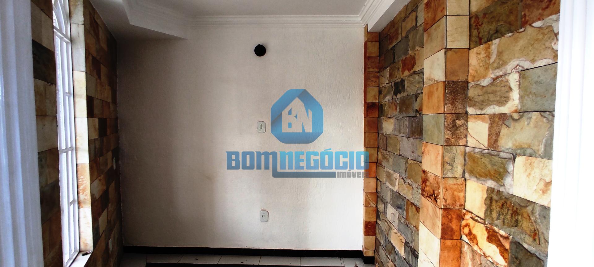 CASA TODA EM ACABAMENTO RUSTICO E DECORAÇÃO DE MADEIRA DE LEI ...