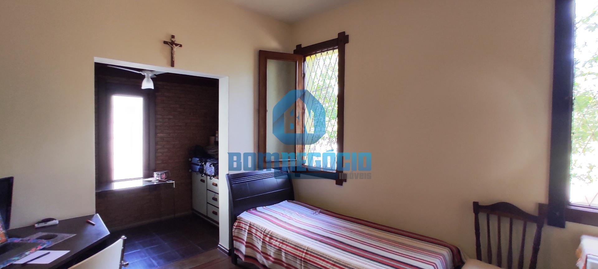 CASA TODA EM ACABAMENTO RUSTICO E DECORAÇÃO DE MADEIRA DE LEI ...