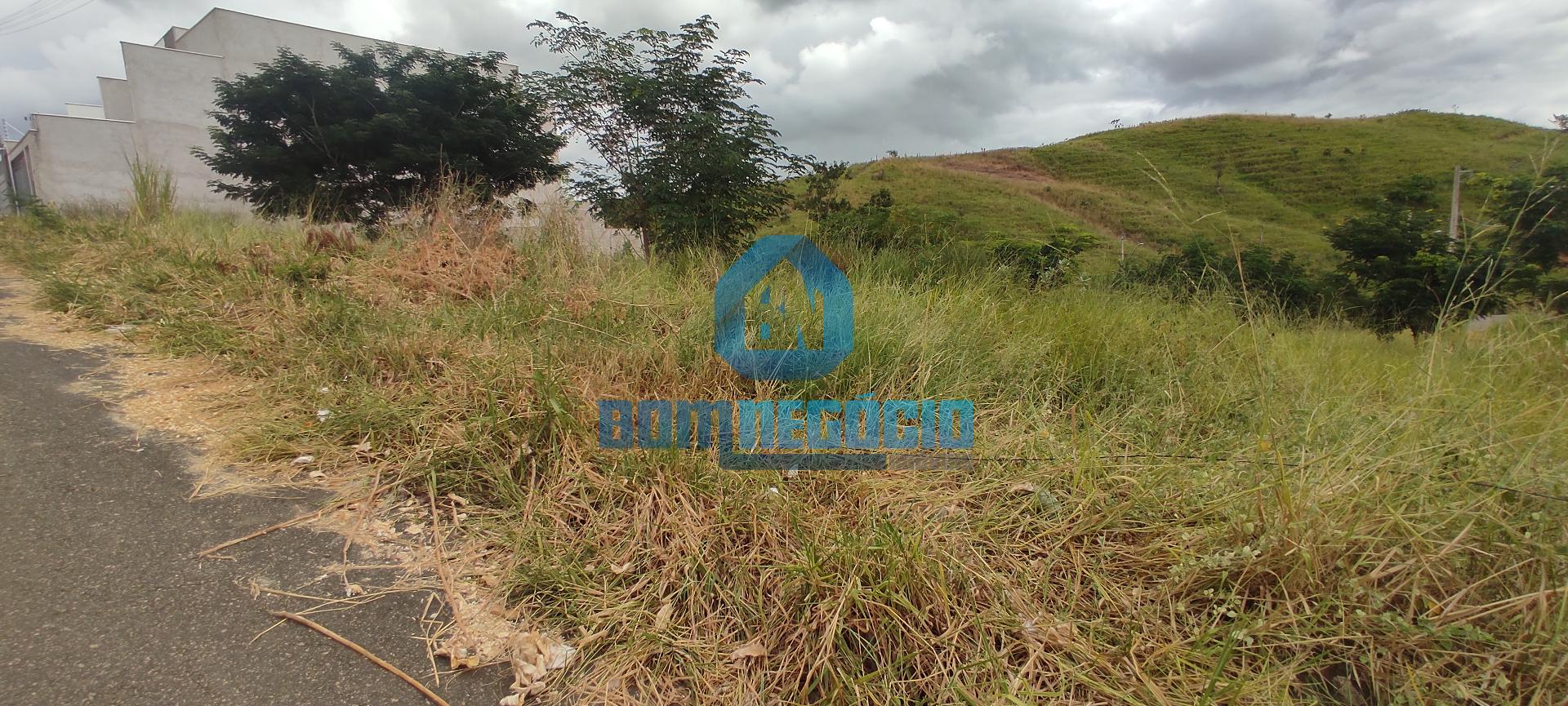 LOTE DE ESQUINA BEM LOCALIZADO NA ENTRADA DO BAIRRO COM OTIMA ...