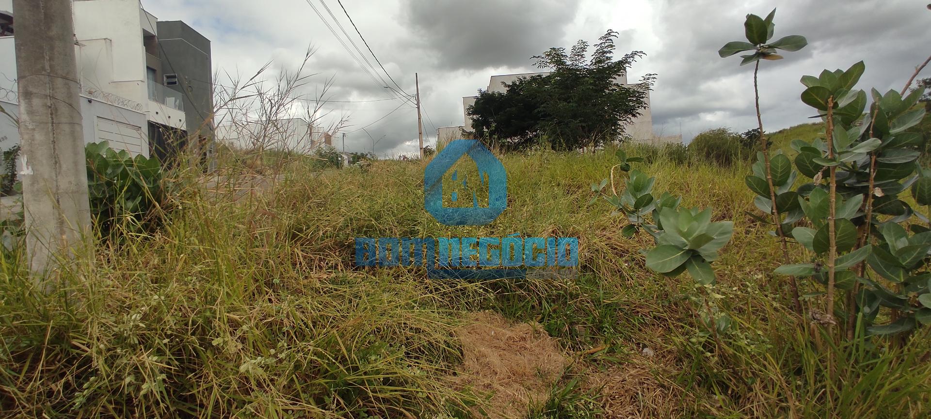 LOTE DE ESQUINA BEM LOCALIZADO NA ENTRADA DO BAIRRO COM OTIMA ...