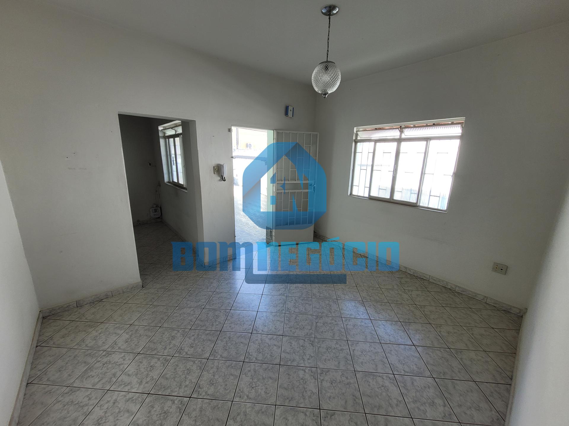 Casa com 3 dormitórios à venda, GOVERNADOR VALADARES - MG