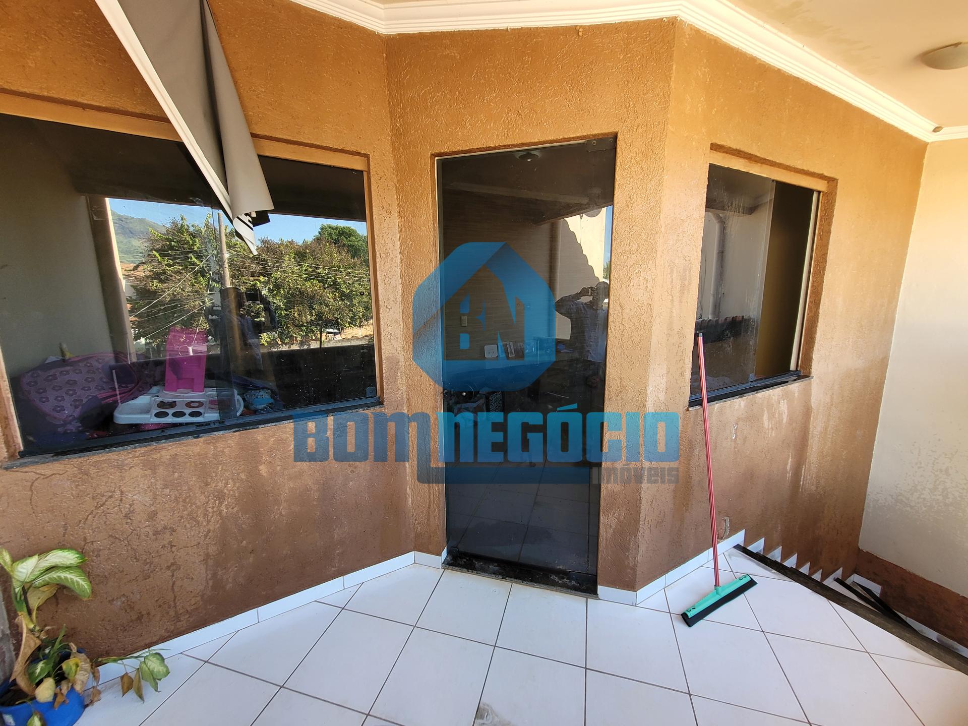 Casa com 3 dormitórios à venda, JARDIM ALICE, GOVERNADOR VALAD...