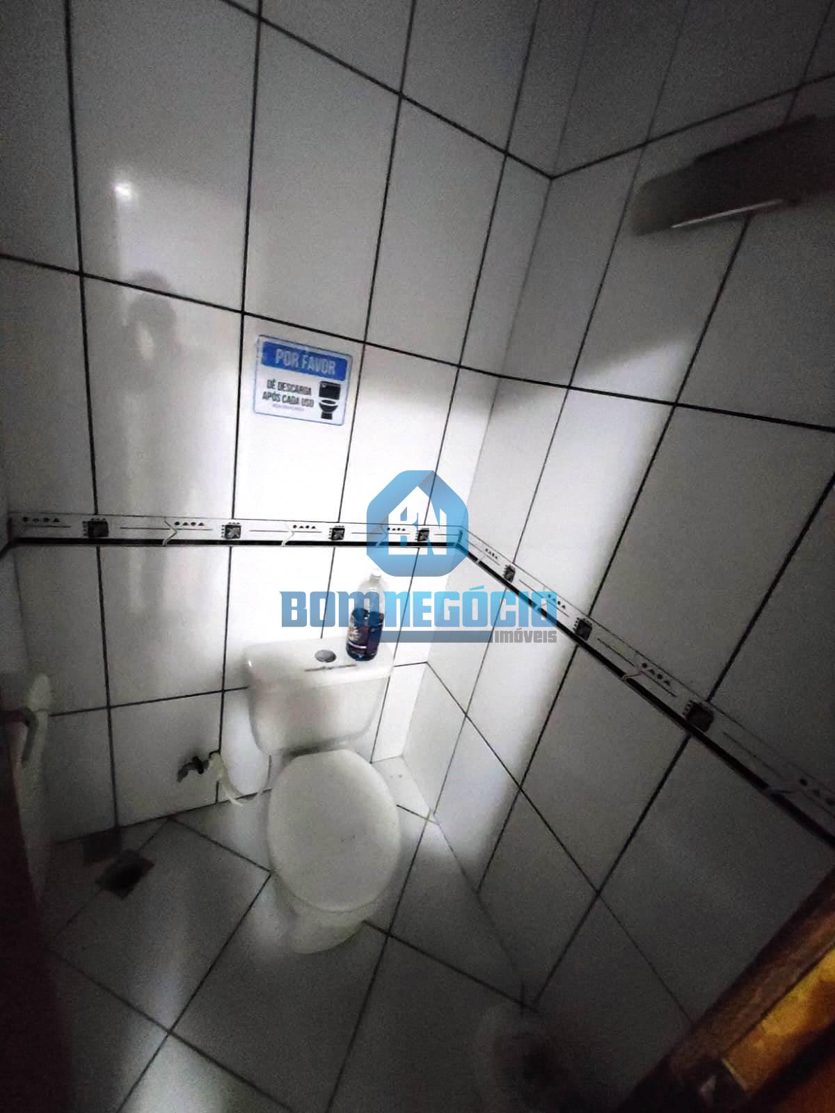 EXCELENTE LOJA COMERCIAL DE ESQUINA AO LADO DE PREDIO PUBLICO ...