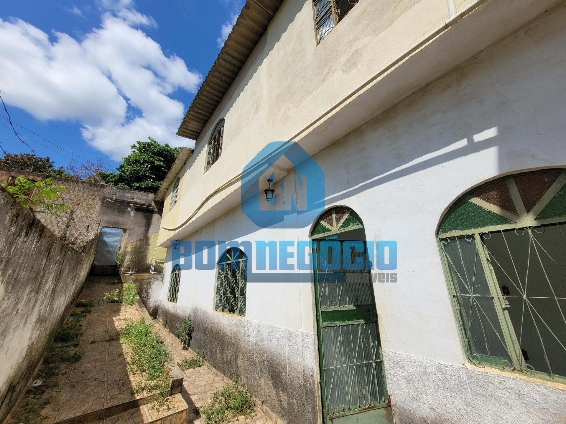 Imóvel amplo com duas moradias à venda, JARDIM IPE, GOVERNADOR...