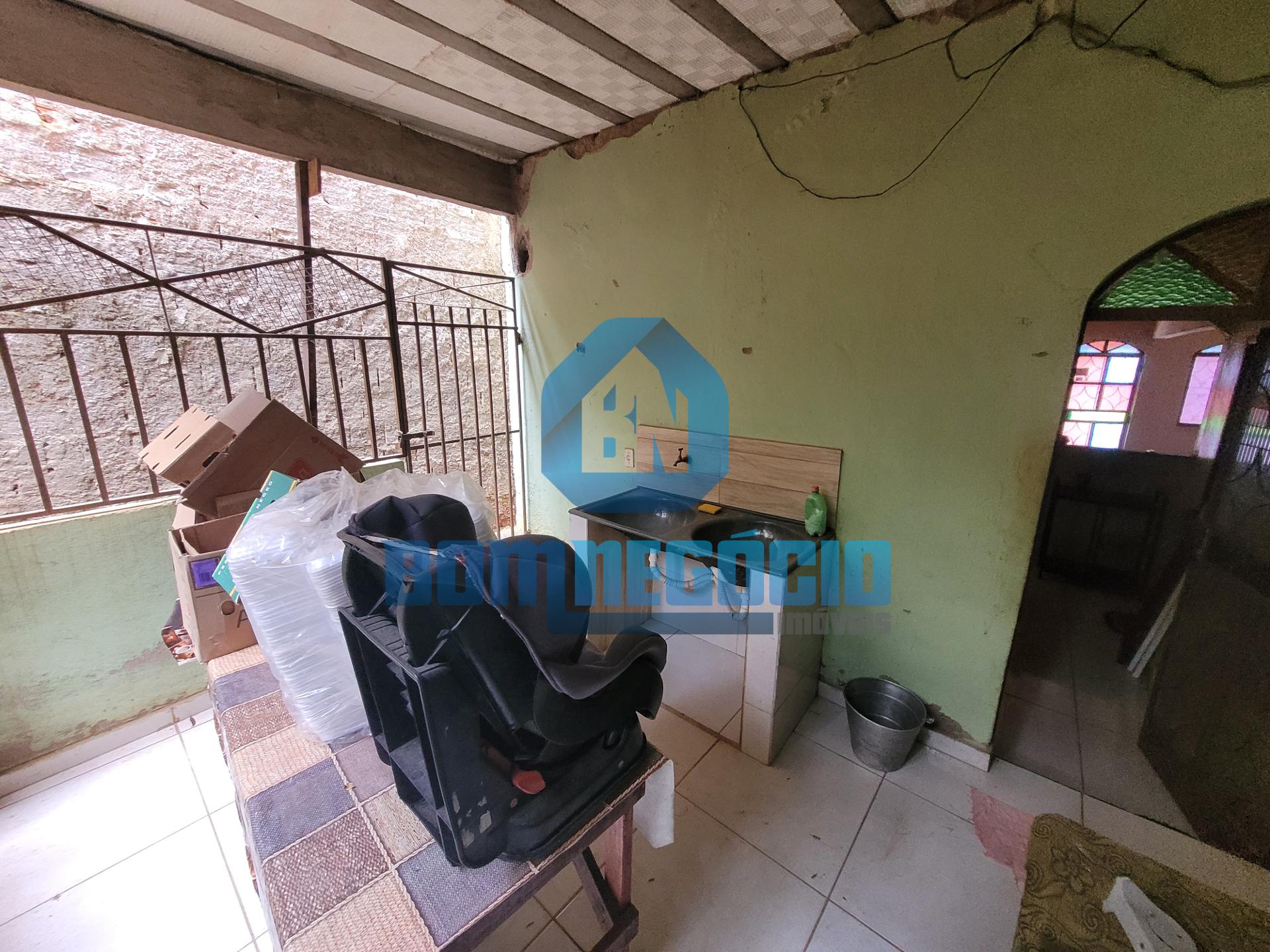 Casa com 4 dormitórios à venda, JARDIM IPE, GOVERNADOR VALADAR...