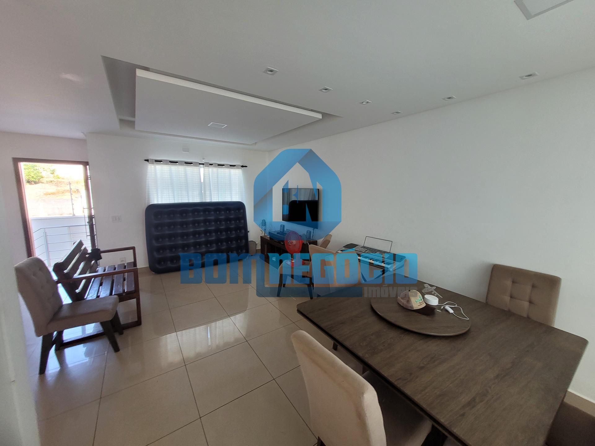 Casa com 3 dormitórios à venda, JARDIM PEROLA, GOVERNADOR VALA...