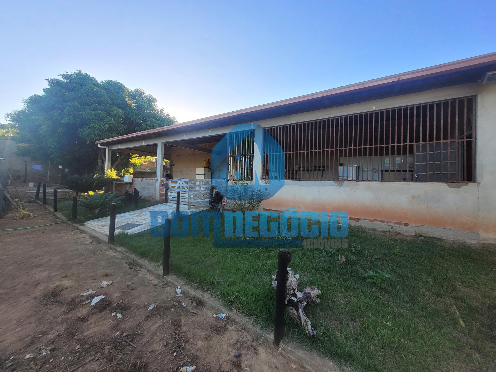 Chácara formada e com casa à venda, no Chacreamento Oásis, GOV...