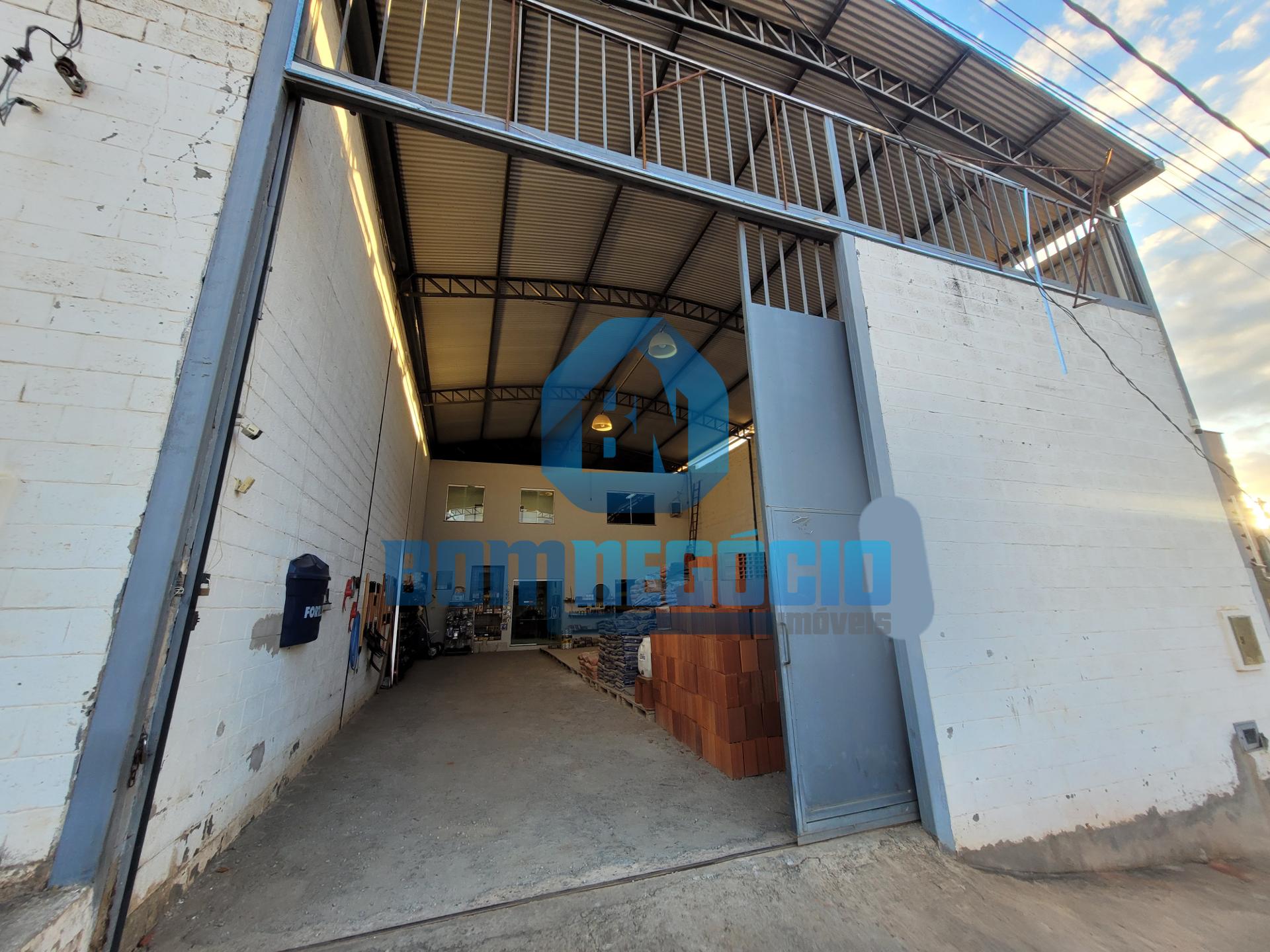 Galpão comercial de 252 m  à venda, NO BAIRRO CASTANHEIRAS II,...