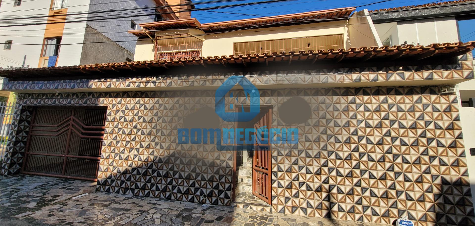 Casa com 7 dormitórios em lote inteiro à venda, BAIRRO GRÃ-DUQ...