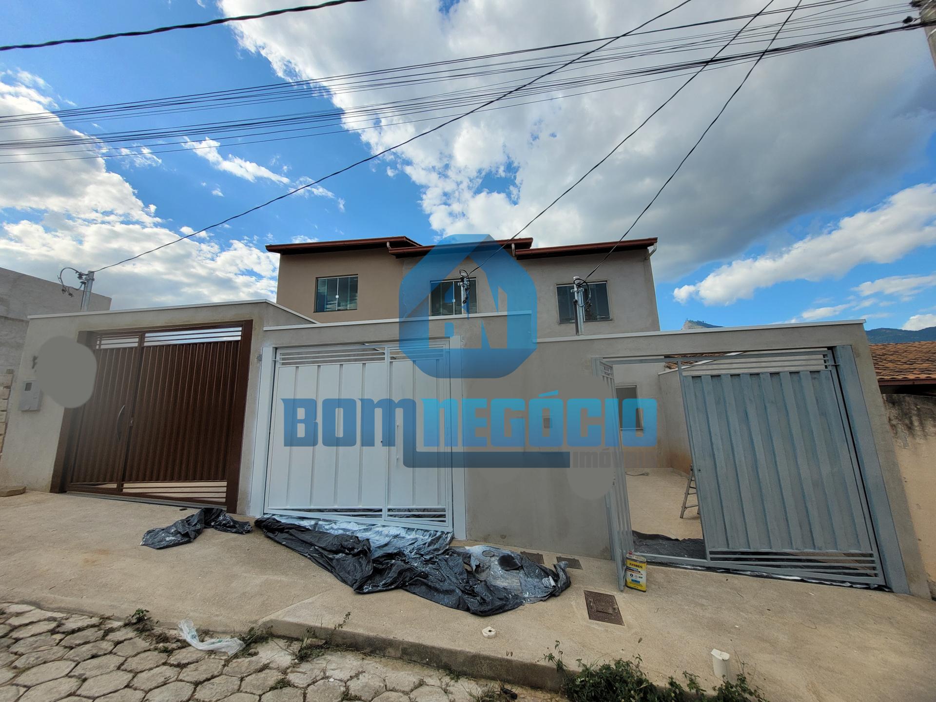 Casa com 2 dormitórios e quintal à venda, NO BAIRRO VALE DO SO...