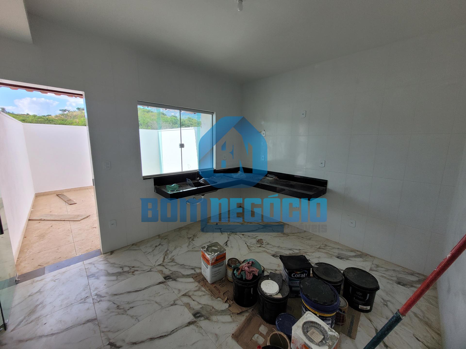 Casa com 2 dormitórios e quintal à venda, NO BAIRRO VALE DO SO...