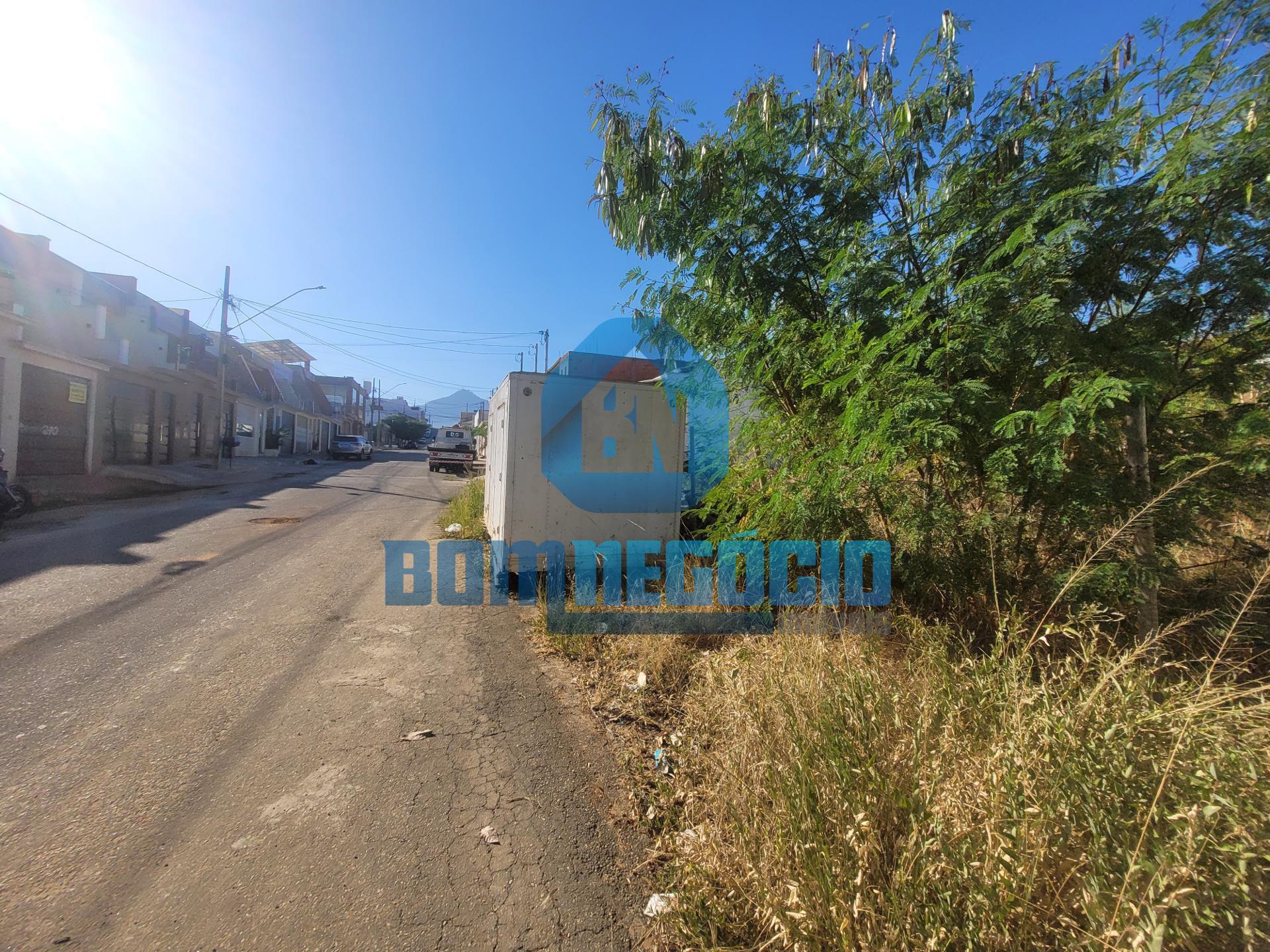 Lote com ótima topografia à venda, BAIRRO CASTANHEIRAS II, GOV...