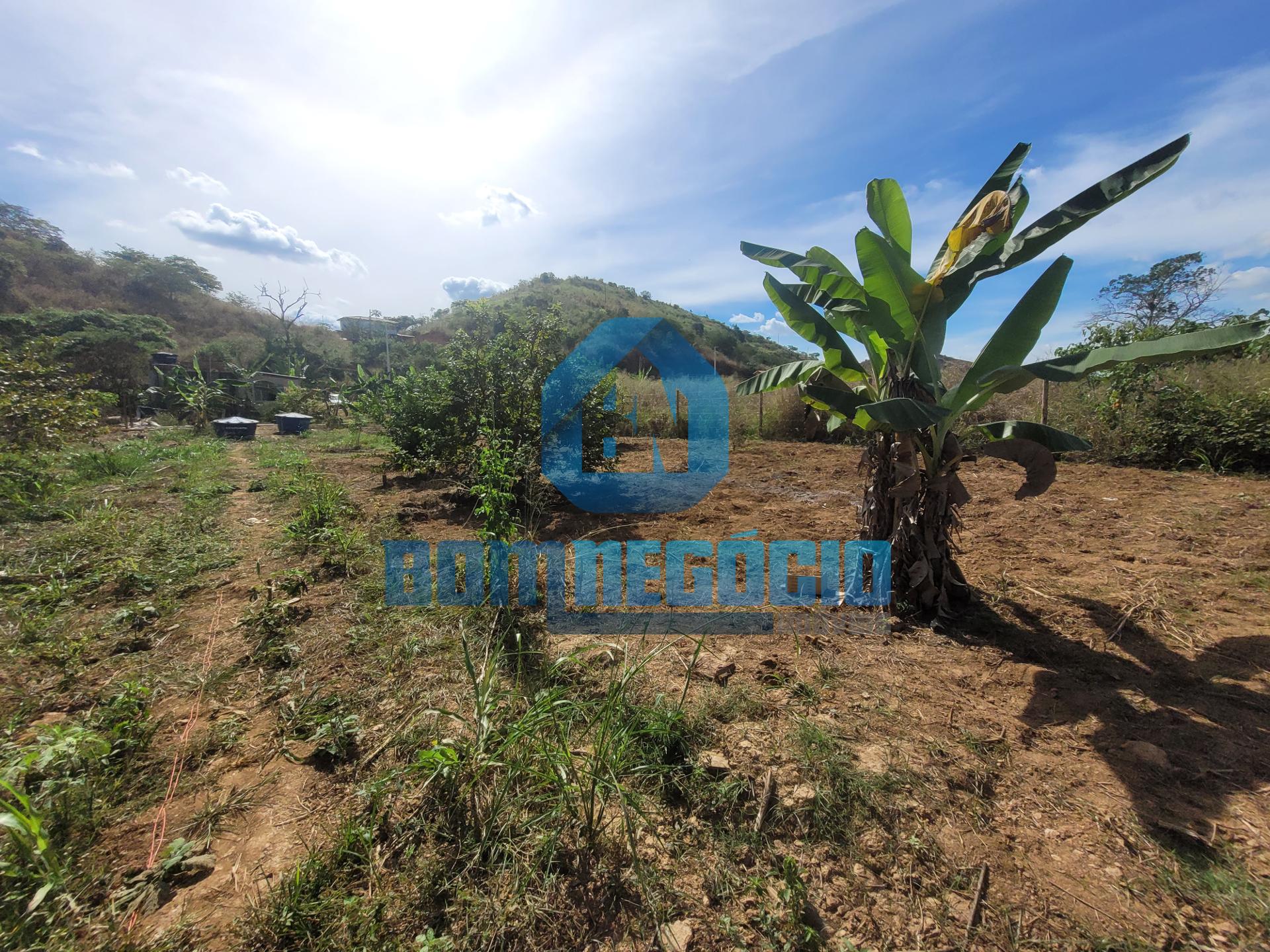 Chácara formada de 2000 m  com 3 dormitórios à venda, Distrito...