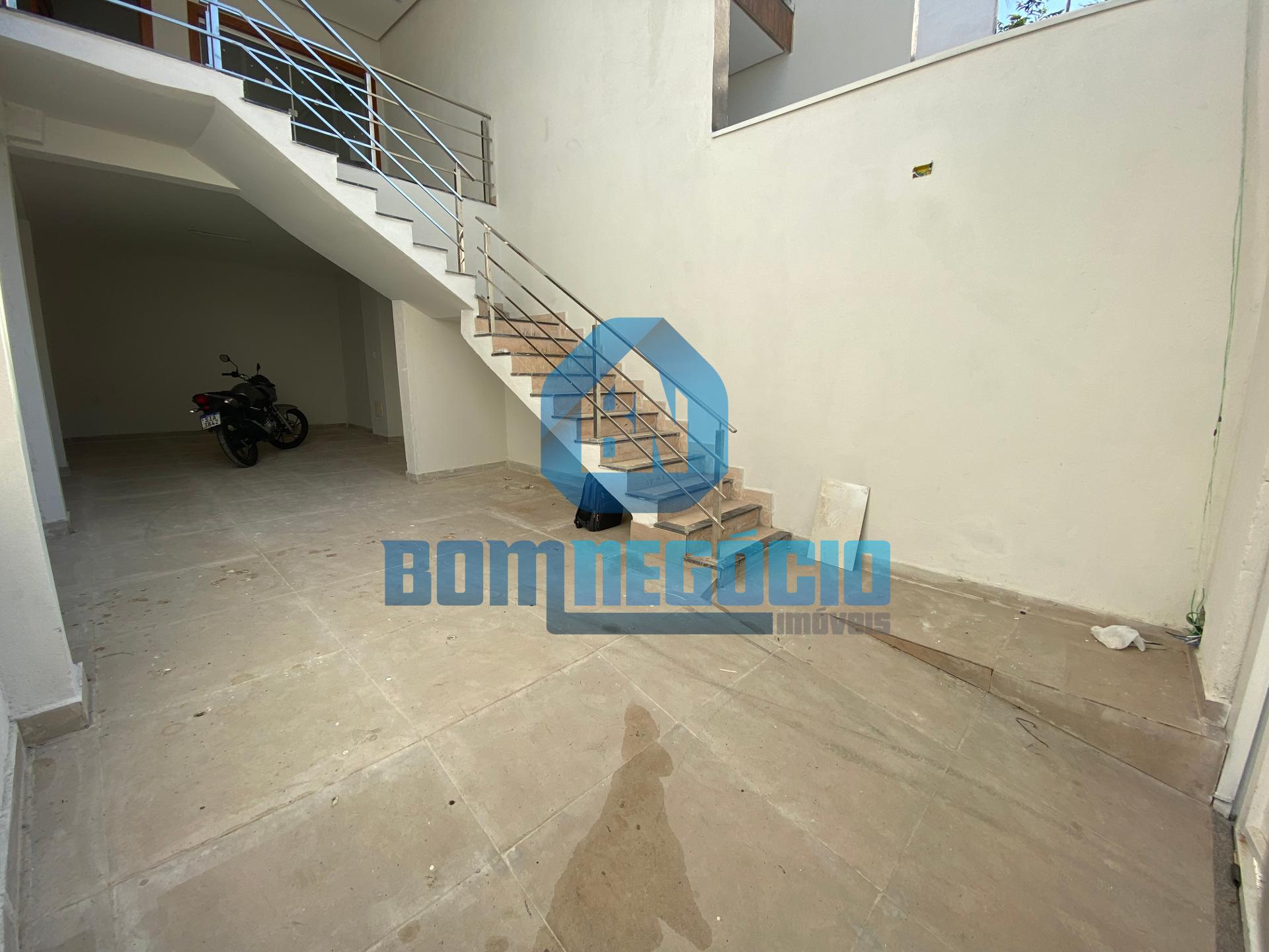 CASA TRIPLEX A VENDA NO BAIRRO VILA PARQUE IBITURUNA - GOV. VA...
