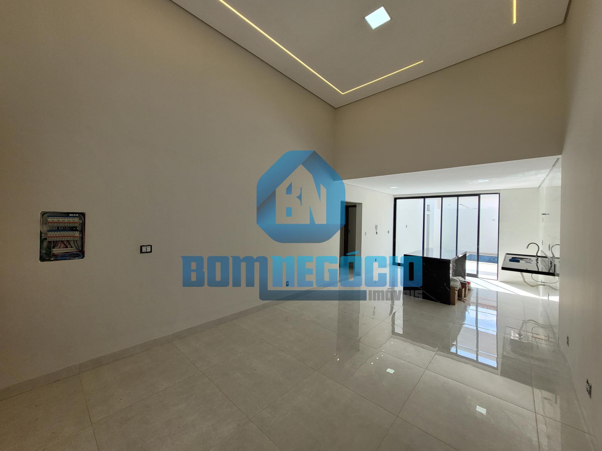 Casa de luxo com 3 quartos, 3 banheiros e piscina à venda, CAS...
