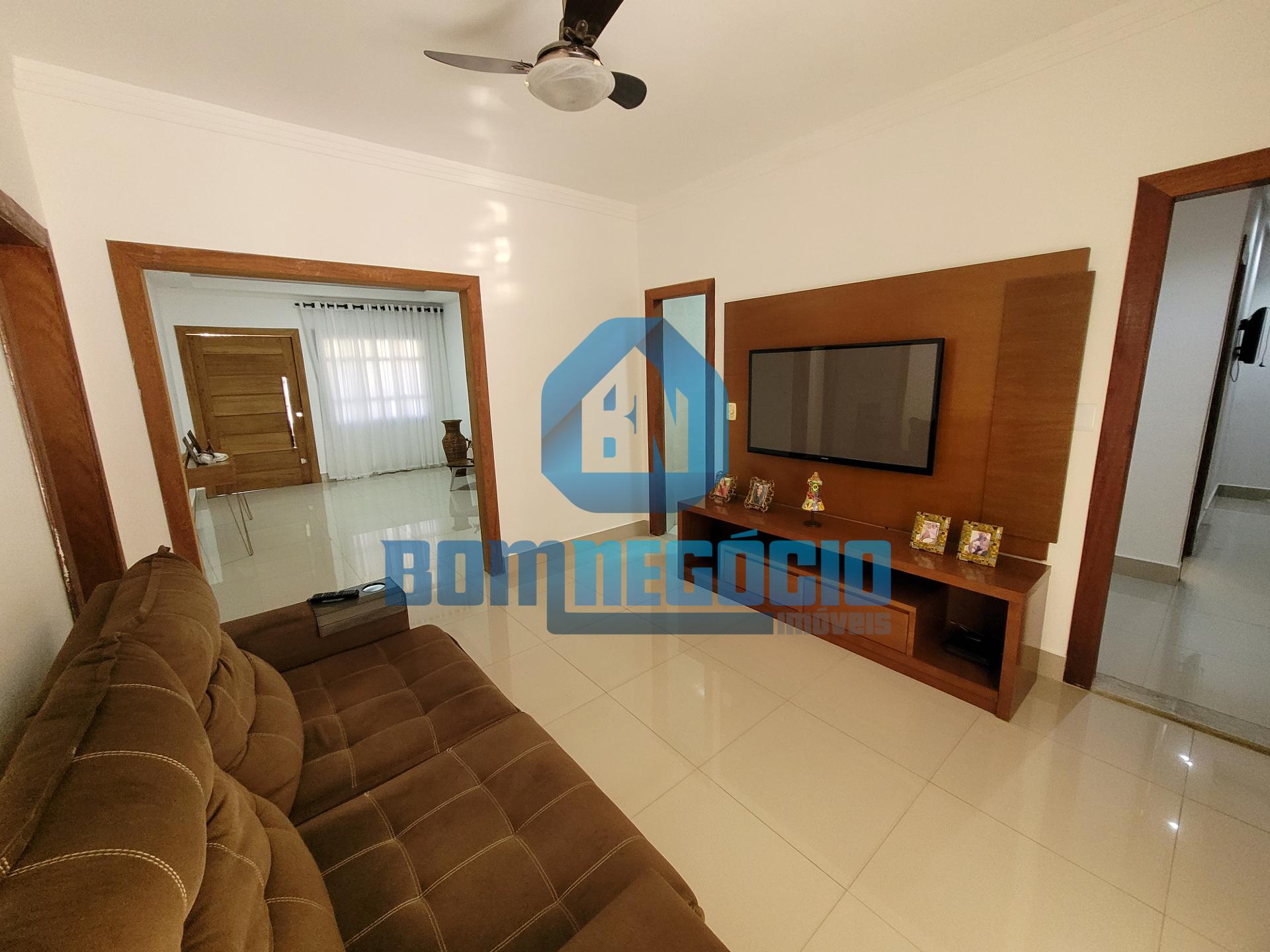 Casa com 142,73m  à venda, CENTRO, GOVERNADOR VALADARES - MG