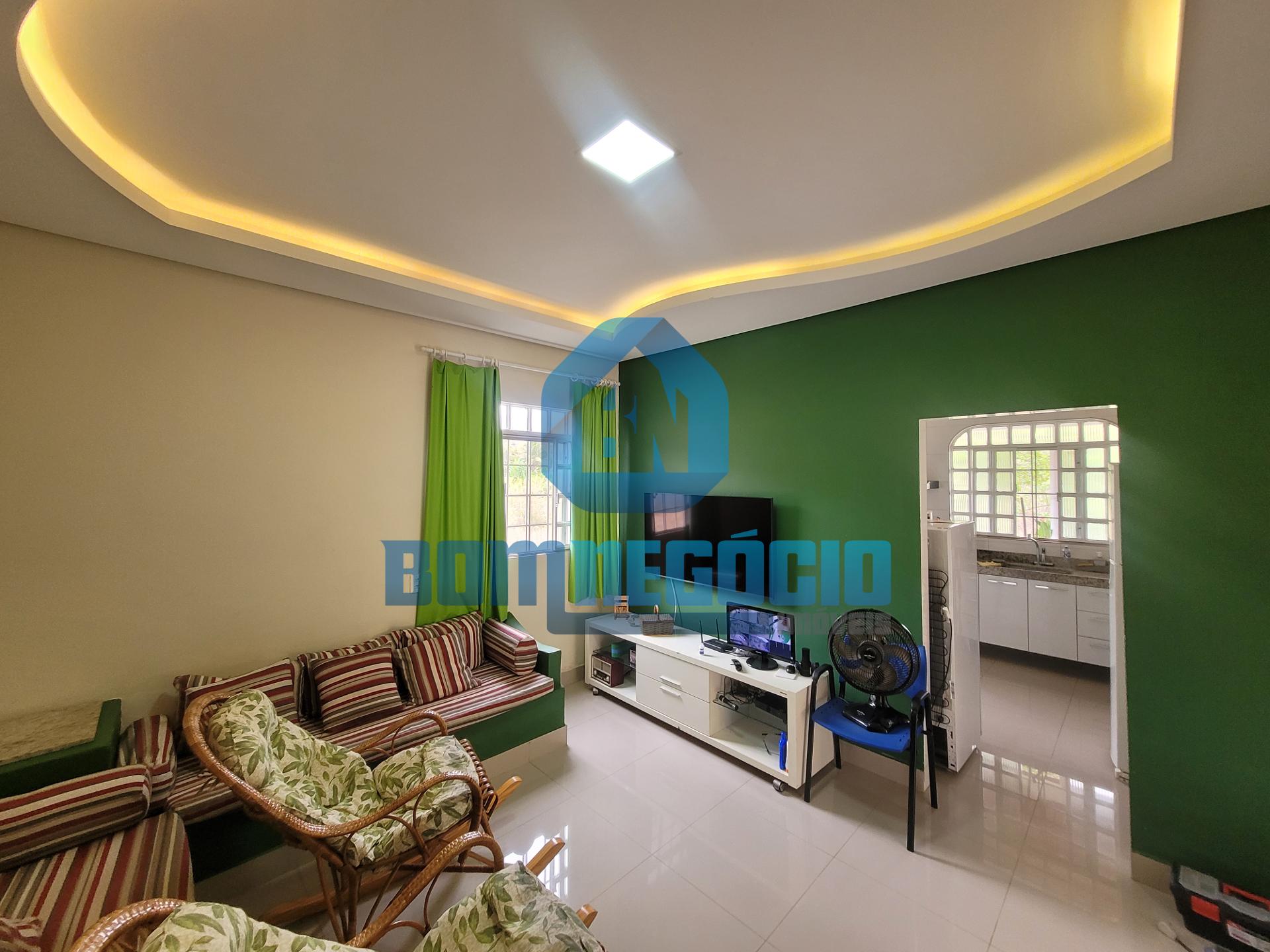 Chácara de luxo com casa, piscina e área gourmet à venda, em E...
