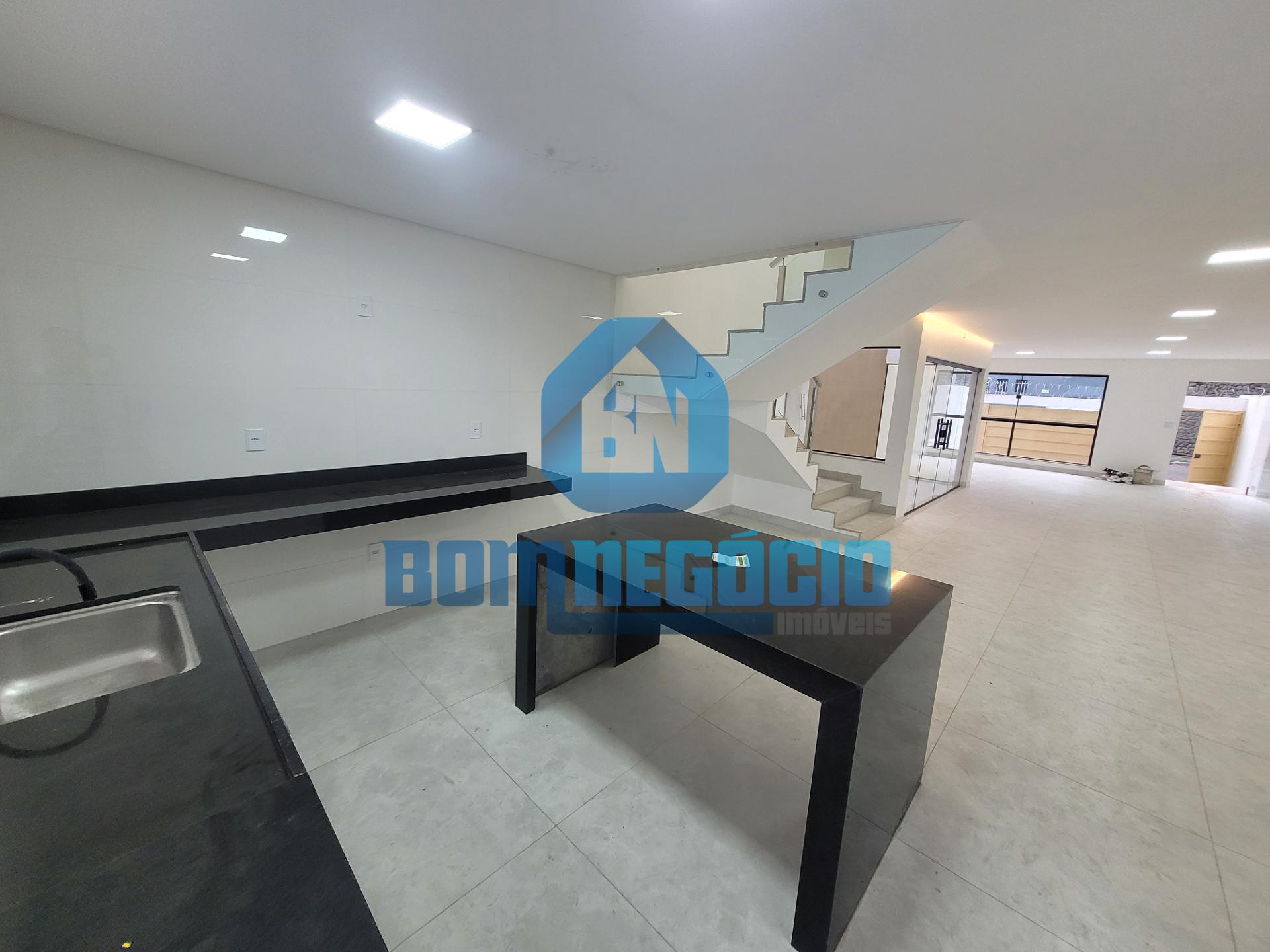 Casa com 3 dormitórios à venda, VILA RICA, GOVERNADOR VALADARE...