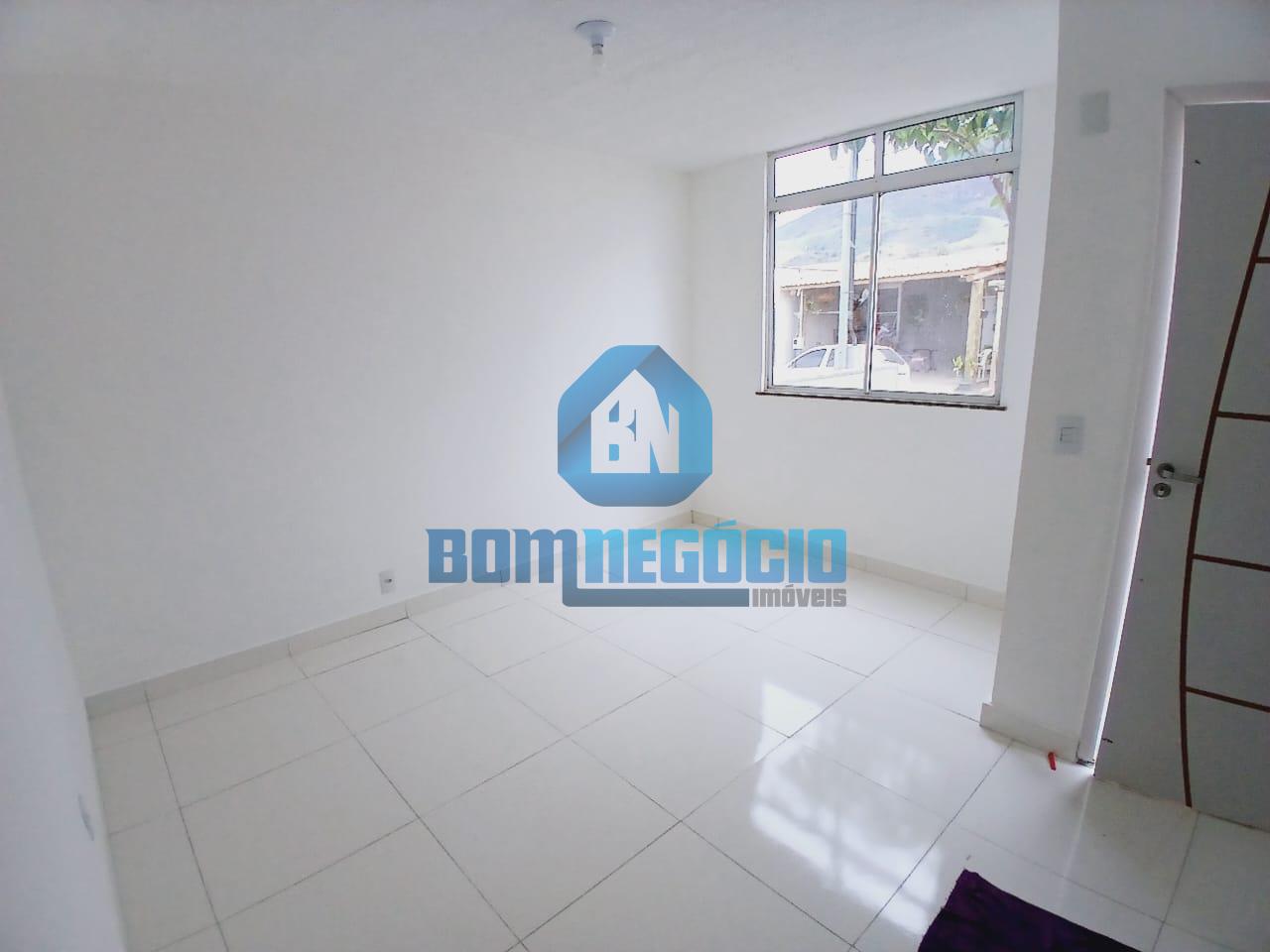 Excelente casa plana e em condomínio fechado à venda no Bairro...