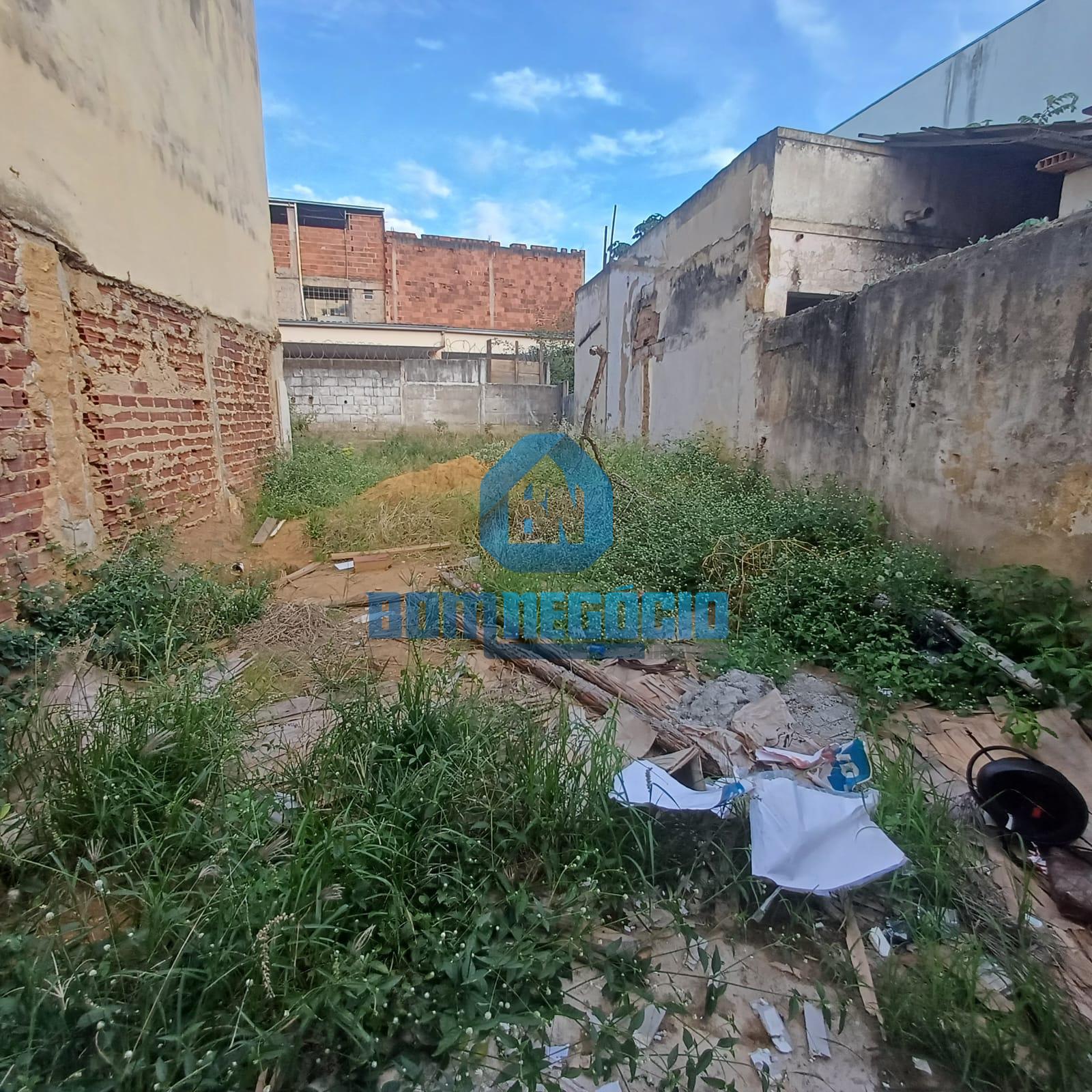 Excelente lote a venda na avenida JK em Governador Valadares   