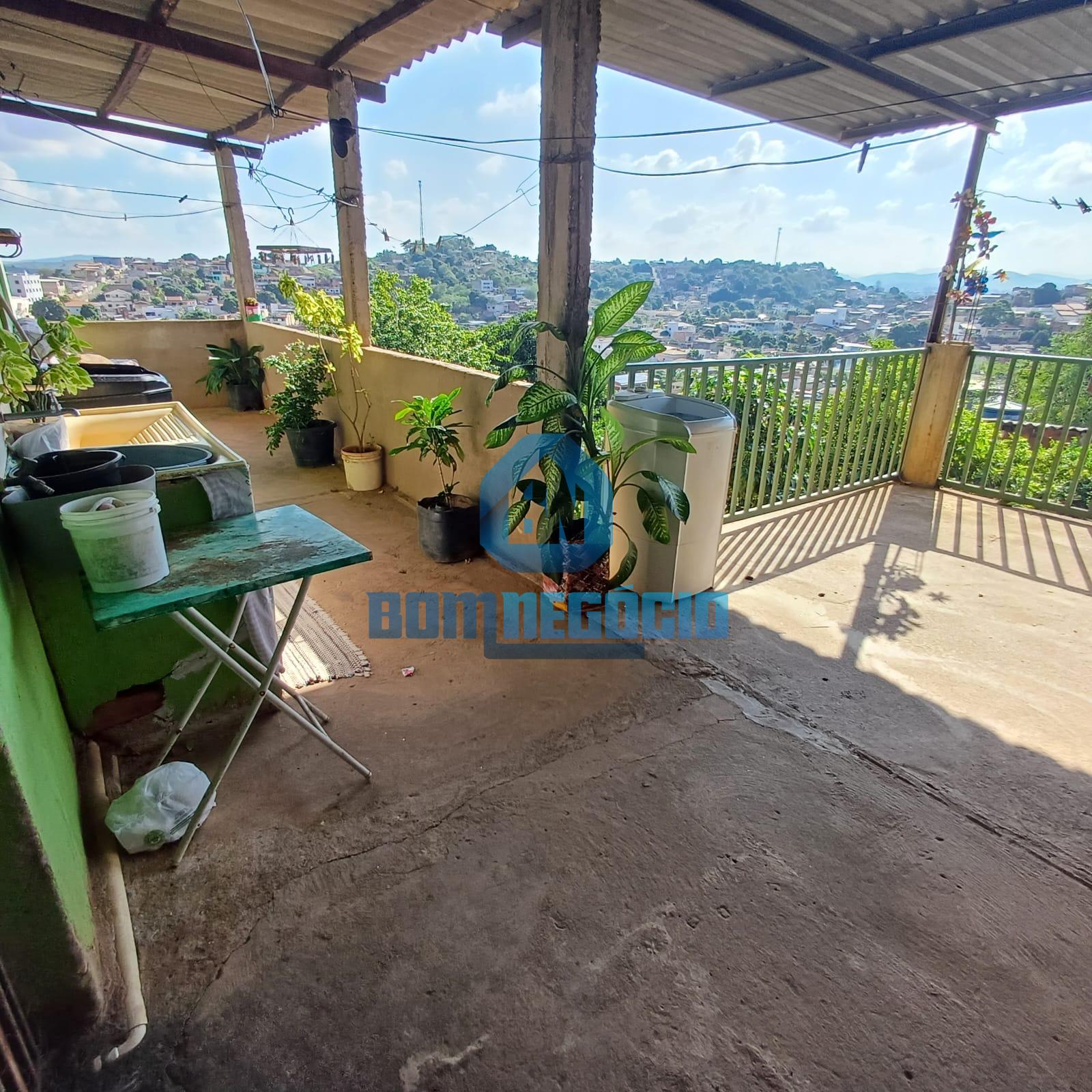 Casa com 2  dormitórios e suite à venda, JARDIM IPE, GOVERNADO...