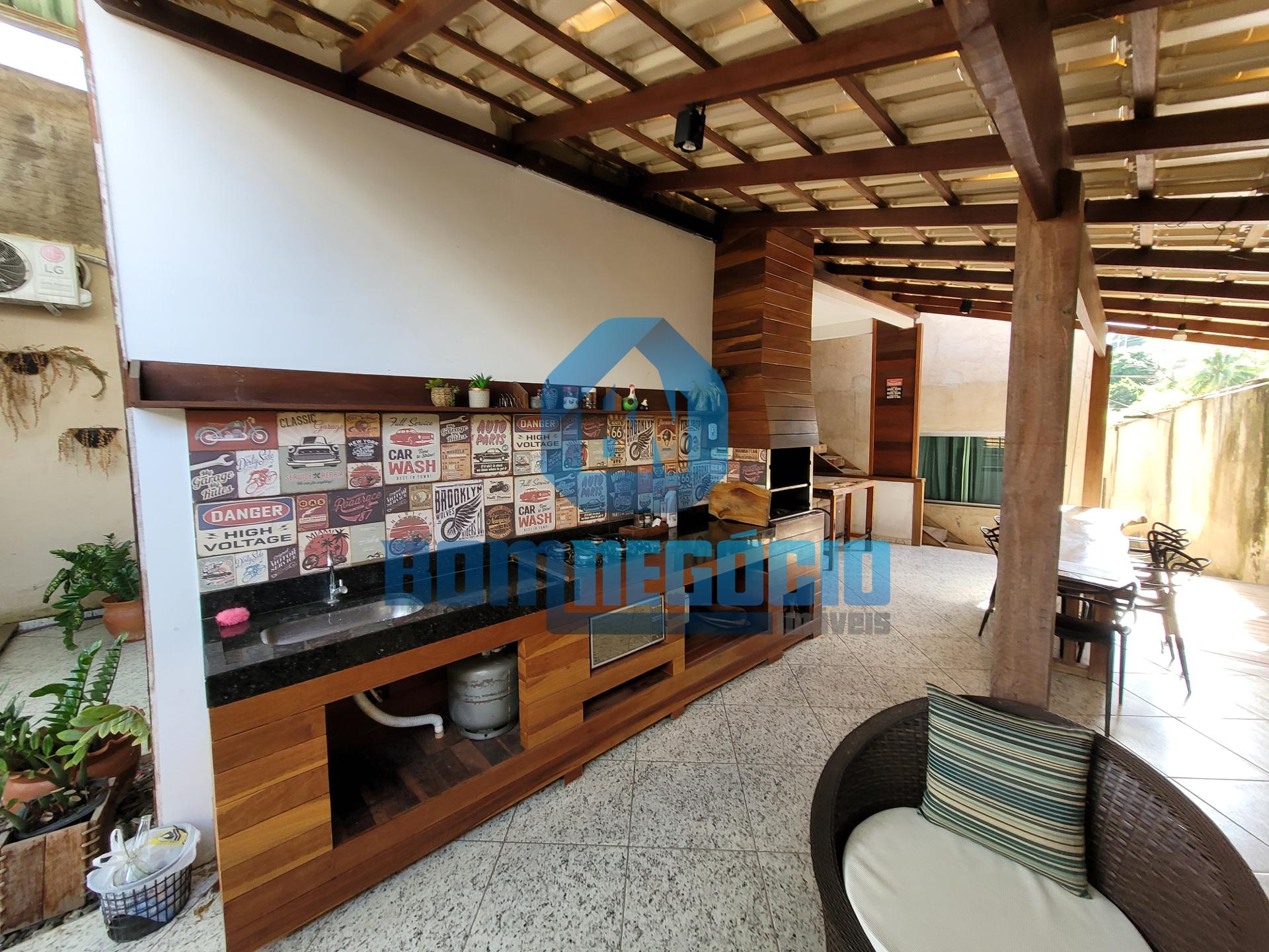 2 Casas com 6 dormitórios à venda, TURMALINA, GOVERNADOR VALAD...